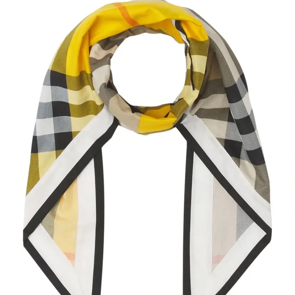 SOLD⛔️Authentic BURBERRY 100% Cotton vintage checkers triangle scarf - Picture 2 of 14